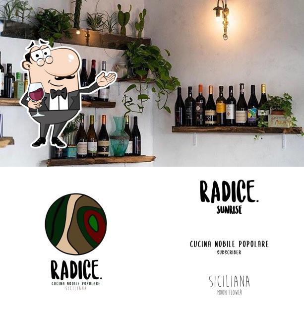È gradevole bersi un bicchiere di vino a Radice