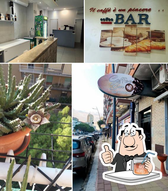 La bevanda e esterno del ristorante