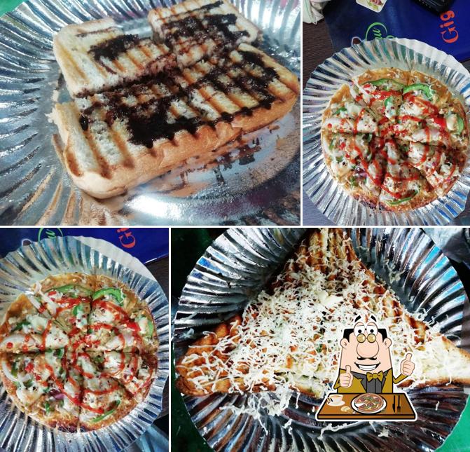 Order pizza at Giggle and gril fast food