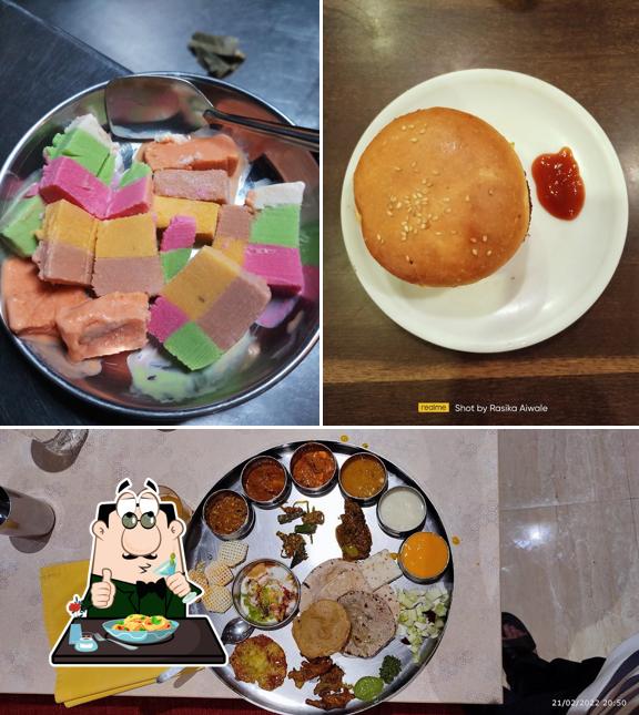 Food at Hotel Maharaja Deluxe