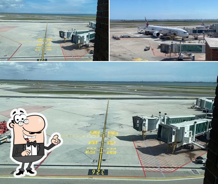 Gli esterni di Culto caffe Cioccolato airport Marco Polo