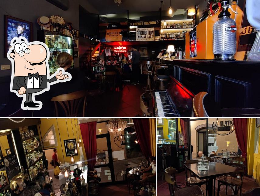 Siediti a un tavolo di Franklin 33 il Bar