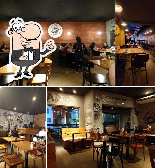 Veja imagens do interior do Hamburgueria Burger For You