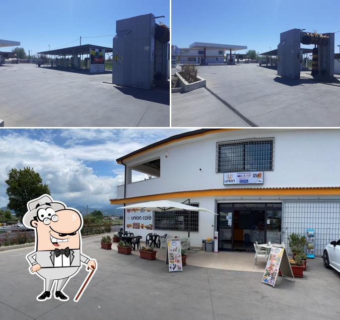 Guarda gli esterni di Union cafe -Scalea-