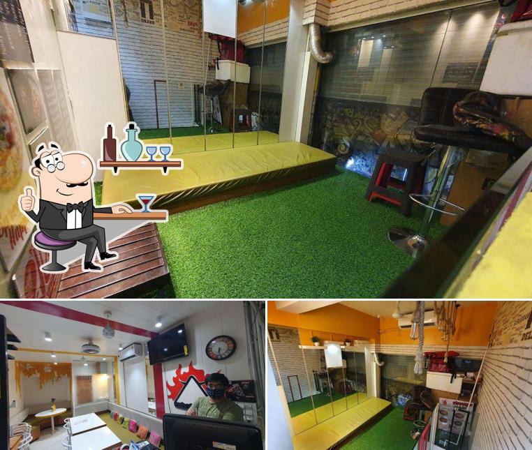 The interior of Chicago Pizza