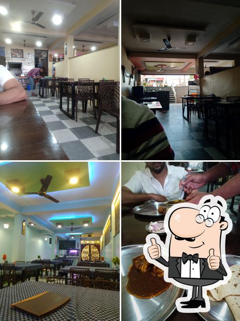 Baba Lashkar Shah (Saoji family restaurant)