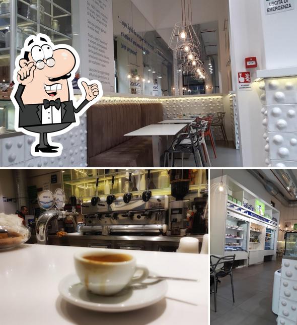 Siediti a un tavolo di Fattorie Garofalo Mozzarella Bistrot Stazione Torino Porta Nuova