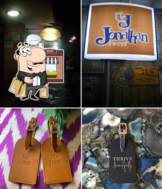 Gli esterni di Jonathan sweet