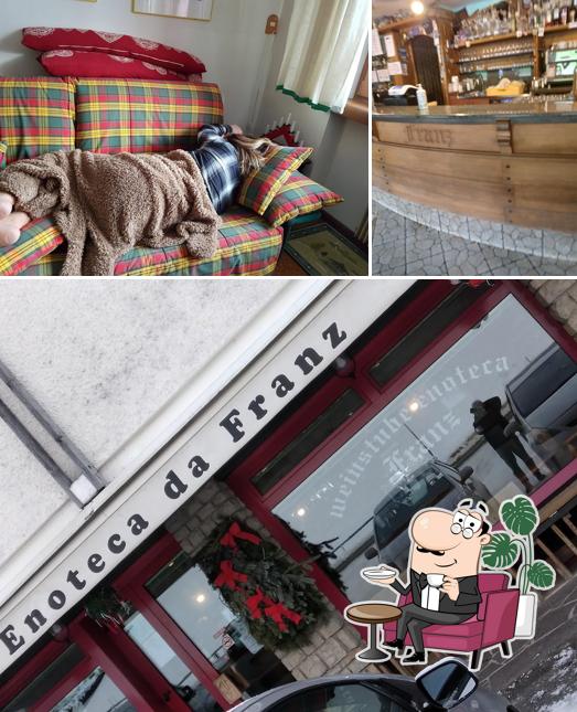 Dai un'occhiata agli interni di Enoteca da Franz