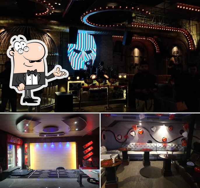 Check out how The Pitchers Club(Run By - Bhavishya Group & Shivhare Group) looks inside