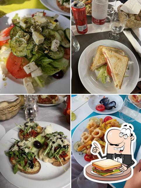 Toast al formaggio al Café Sikelia