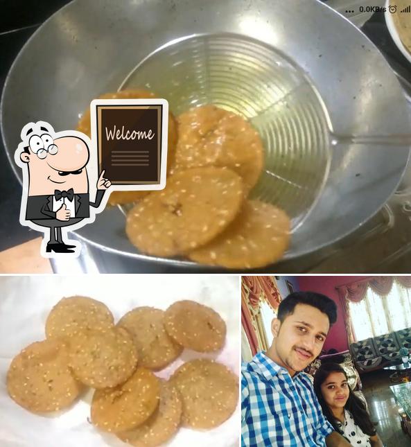 Look at this image of Chinnu Canteen