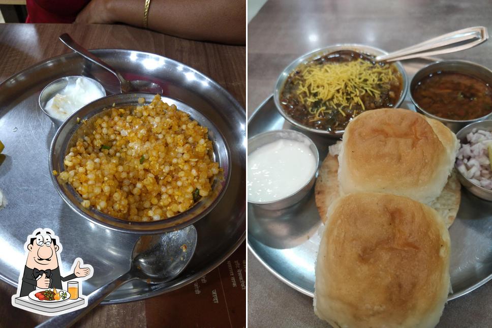 Meals at Dwarka Bhuvan