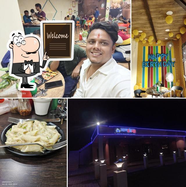 Look at the picture of Gupshup