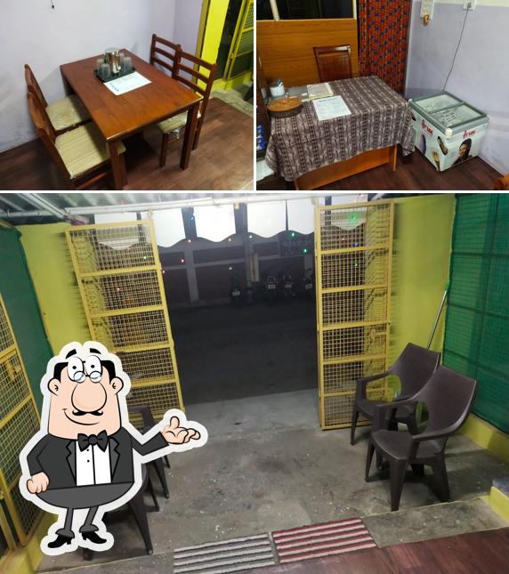 The interior of RUS PIZZA