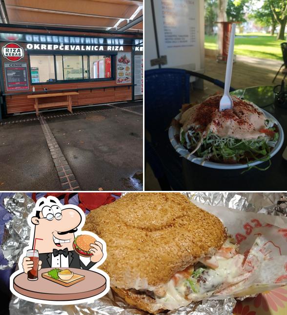 Ordina un hamburger a Riza Kebab Žalec