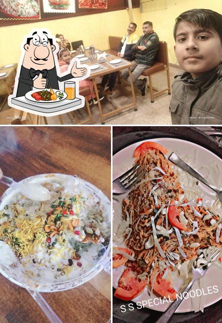 This is the picture depicting food and interior at SHIV SHANKAR RESTAURANT MAIN ROAD RAJENDRA NAGAR JALORE