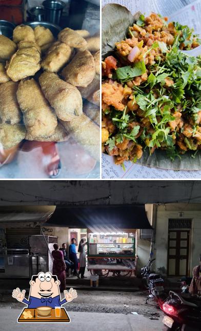 The picture of Na Vasavi Non spicy masala stall’s food and exterior