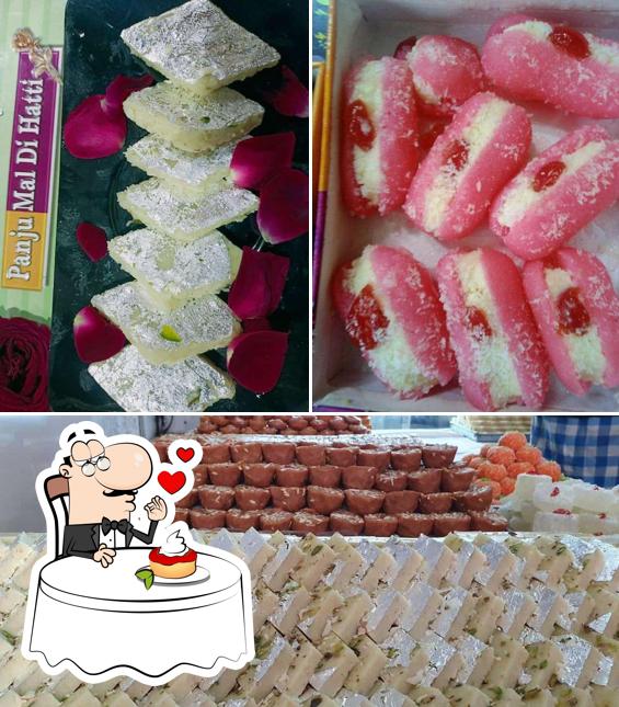 Panju Mal Di Hatti provides a selection of sweet dishes