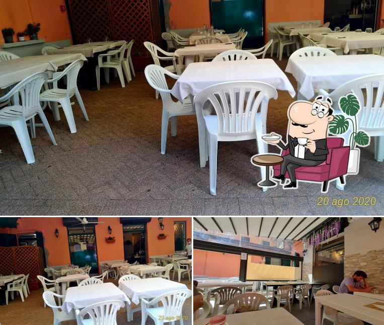 Dai un'occhiata agli interni di Pizzeria Ristorante Marechiaro