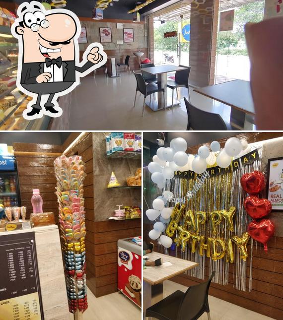 The picture of Just Bake - Vishweshwaraiah Layout’s interior and food