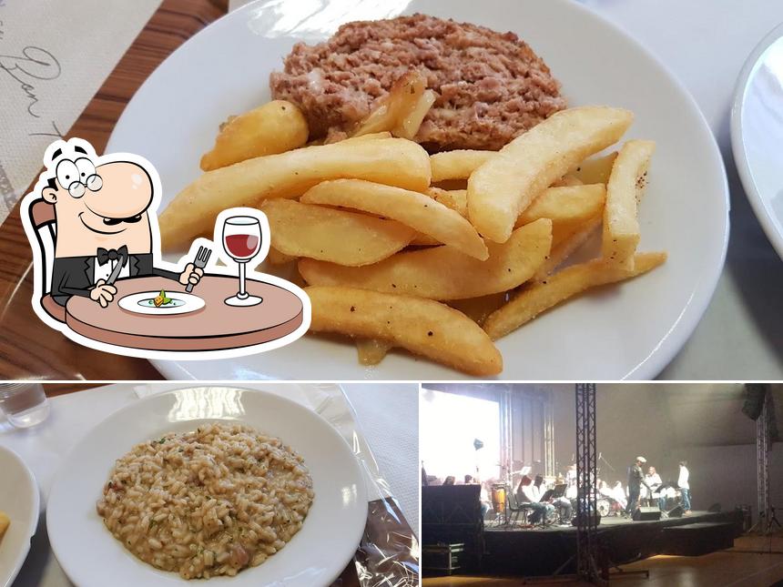 Questa è la foto che mostra la cibo e interni di La Cucina Dei Desideri...gastronomia..self service