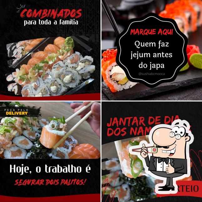 Rolos de sushi são oferecidos por Sushi ABC Delivery Mooca