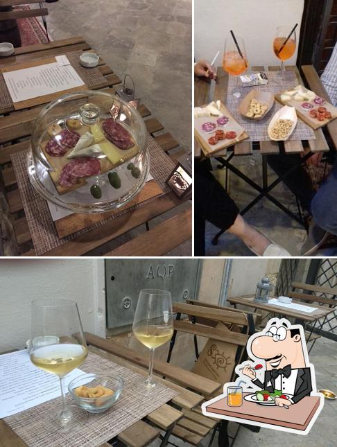 Tra le diverse cose da Bacco Vineria si possono trovare la cibo e vino