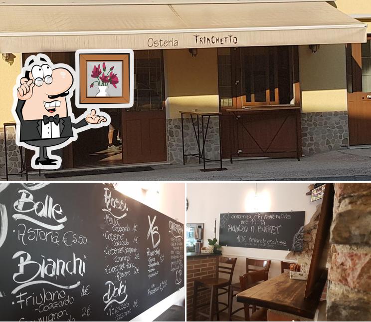 La interni e lavagna del ristorante