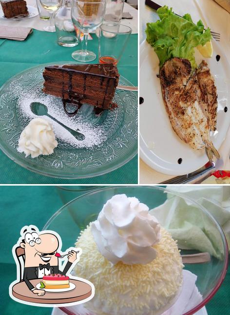 Ristorante Albano Di Poncia Claudio serve un'ampia gamma di dolci
