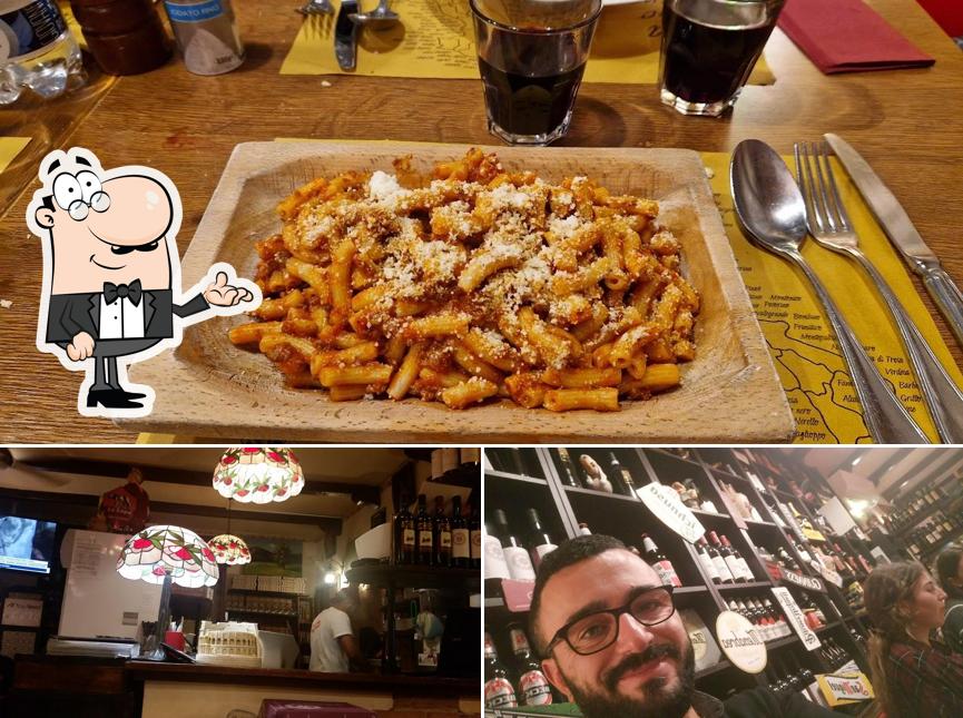 Trattoria Romana La Lupa si caratterizza per la interni e cibo