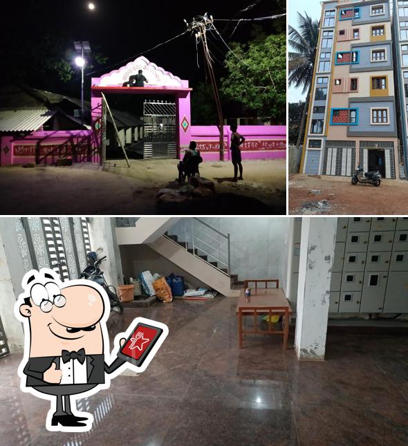 Check out how Ayyappa Bakery looks outside