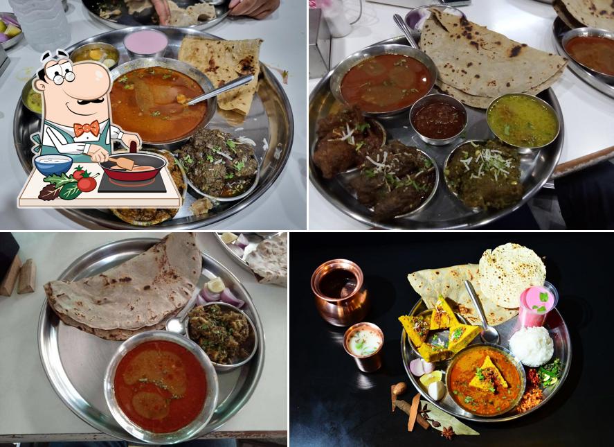 Chicken curry at Bhujbal Bandhu Hotel Apulki (Baner branch)