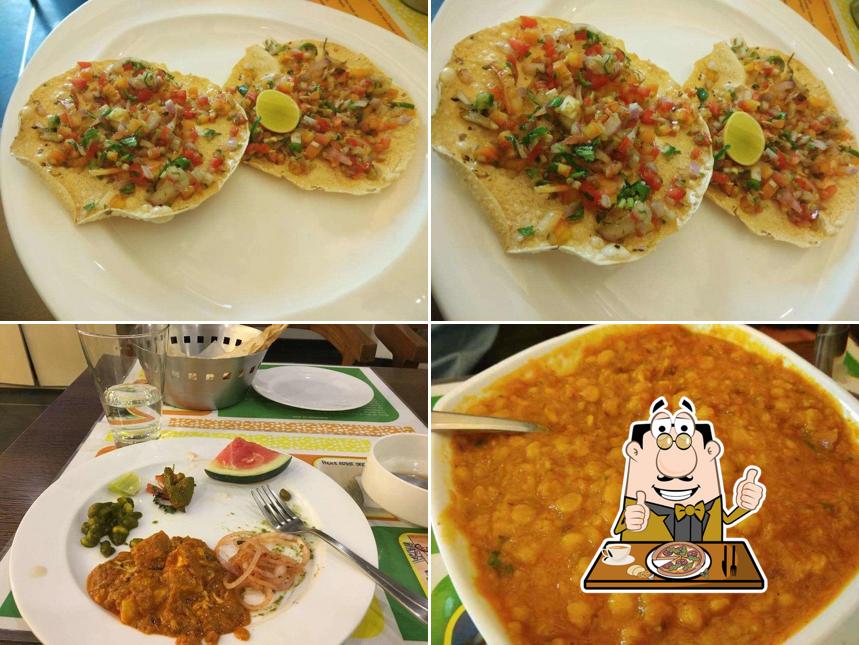 Get pizza at Citrus Cafe