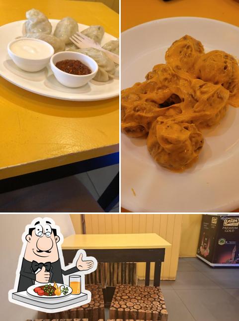 Food at MOMO street
