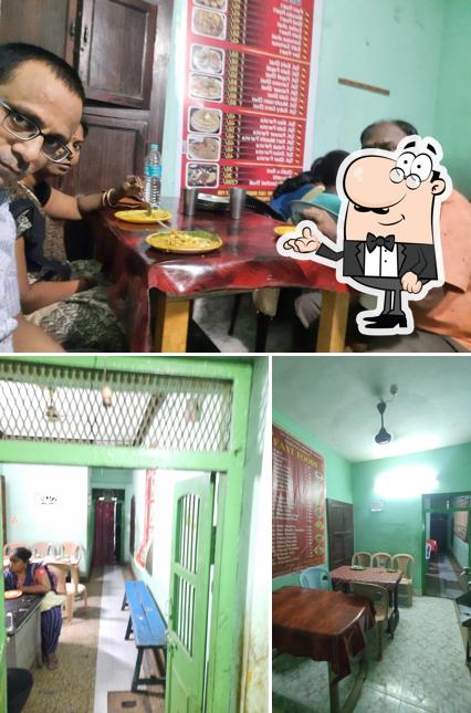 The interior of North Indian Fast Foods (Since 1985)