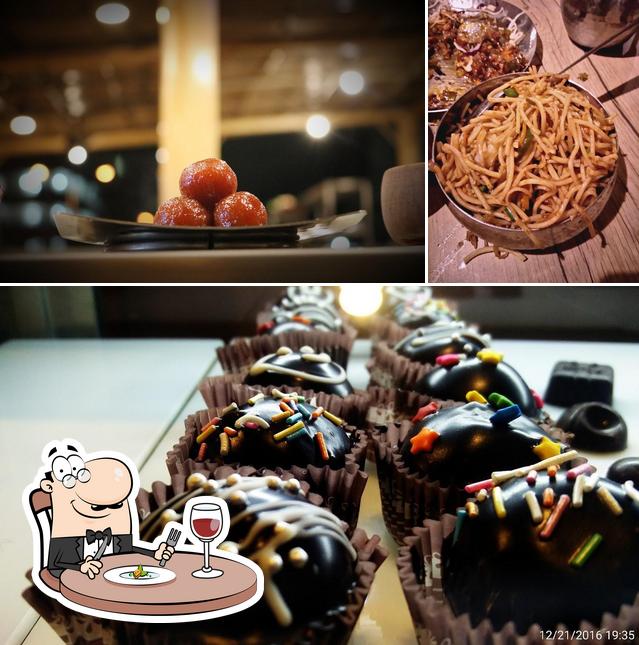 Food at North Pole Desserts