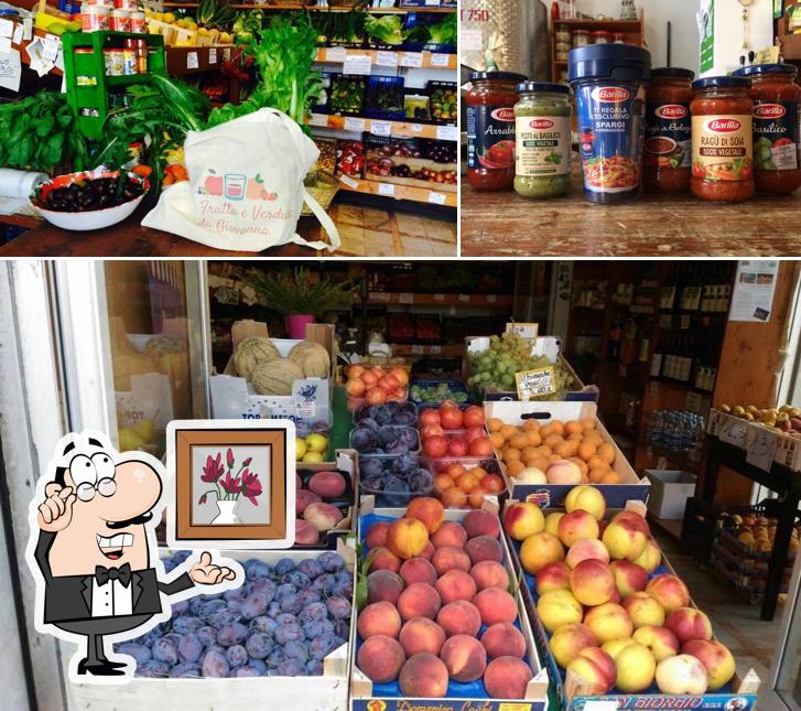 Gli interni di Vino, frutta e verdura da Giovanna