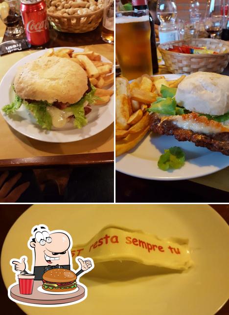 Prenditi un hamburger a Canta Gallo