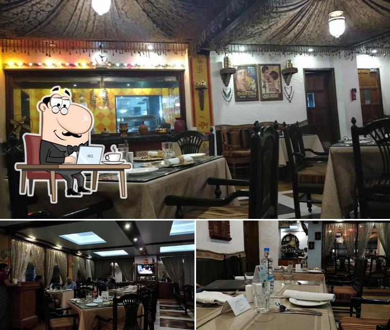 Check out how Nakli Dhaba looks inside