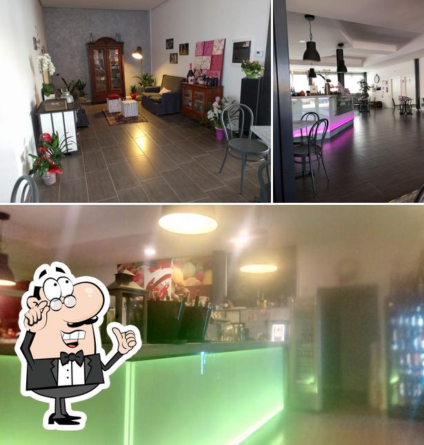 Siediti a un tavolo di Cafè54