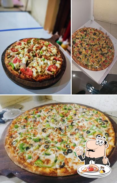 At Pizza Italia Best Pizza Dasuya, you can get pizza