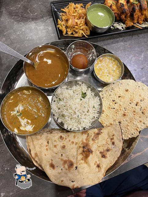 Food at Punjabi Amritsari Kulcha