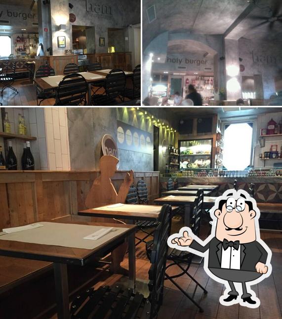 Gli interni di Holy Burger & Cicchetti