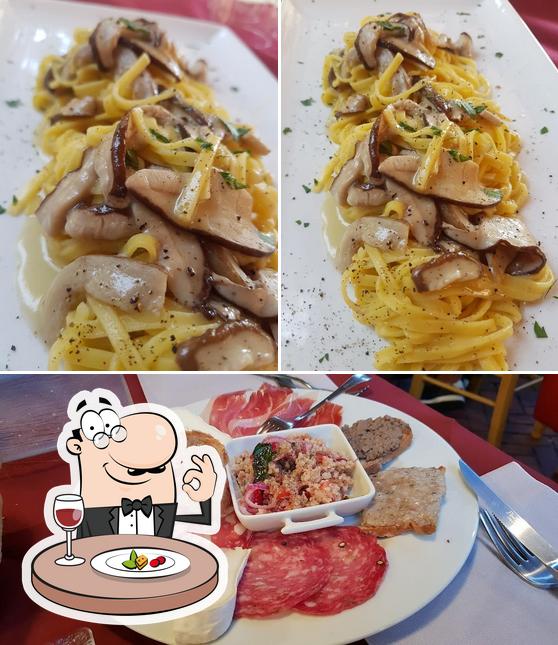 Cibo al Ristorante Pizzeria "Pizza in piazza"