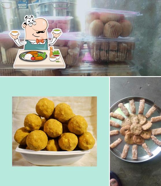 Meals at Thaggu ke samose (TKS),GT Marg ,Malviya Nagar, Branch