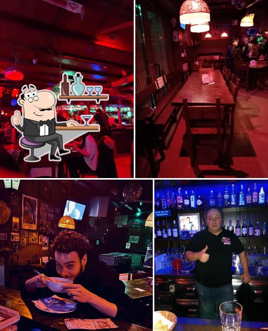 Dai un'occhiata agli interni di Tuxedo Beer House