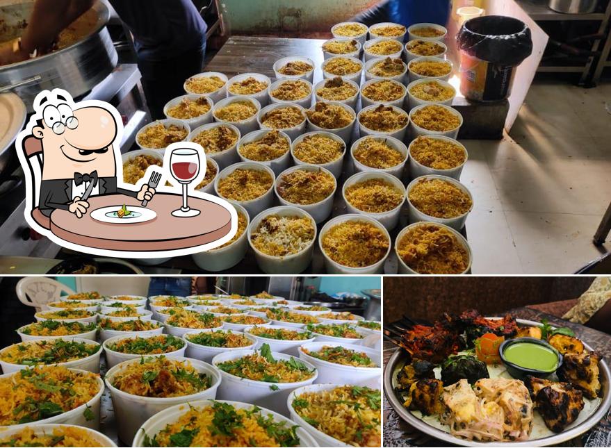 Food at Maax5 Mandi
