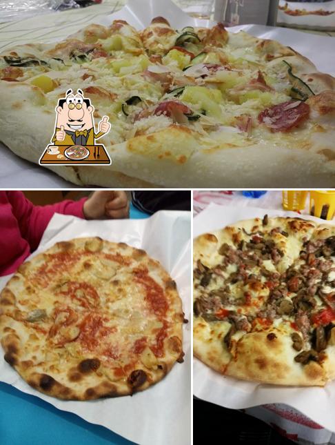 Ordina una pizza a Pizzeria al Borgo
