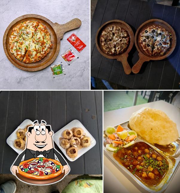 Try out pizza at Sudama Bhel
